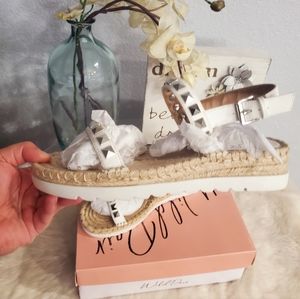 ❤️NIB Wild Pair Women's Yelenah Faux Leather Studded Espadrilles❤️